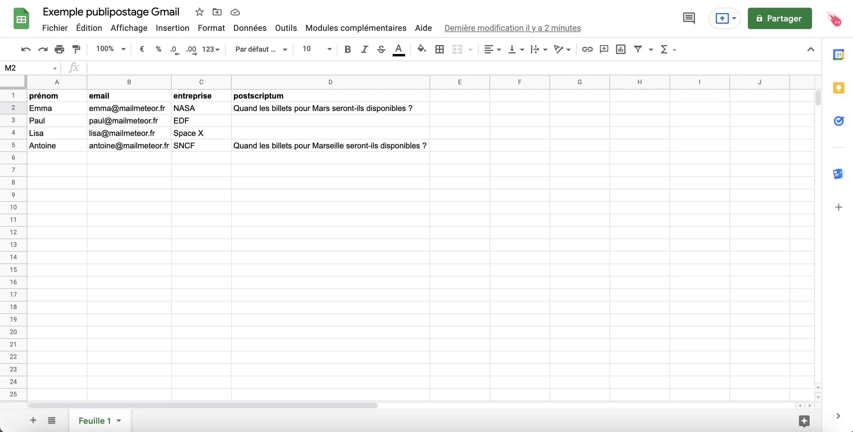 Rellena las columnas con la información de tus destinatarios
